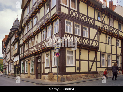 Maisons à colombages à pignons à Hinter der Stadtmauer street à Hann Münden, Basse-Saxe, Allemagne Banque D'Images