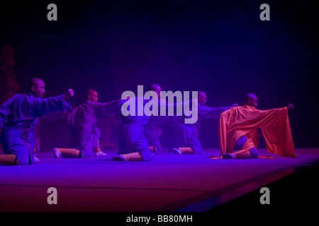 Les moines de Shaolin dans un salon le 22 mars 2009 à Berlin, Allemagne Banque D'Images