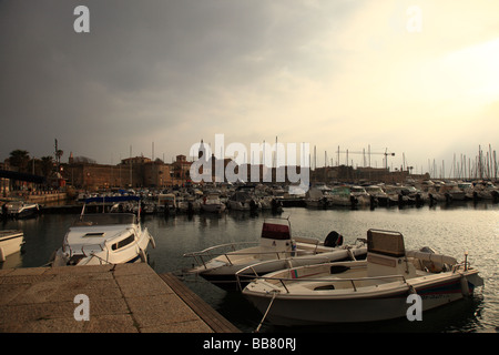 Alghero Sardaigne Italie vie italienne euro port méditerranéen de l'île harbour ville sarde de voyage Europe européenne Banque D'Images