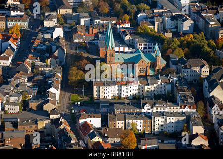 Photo aérienne, église paroissiale catholique Saint Aloysius, Iserlohn, Maerkischer Kreis, Rhénanie-Palatinat, Hesse, Allemagne, Eur Banque D'Images