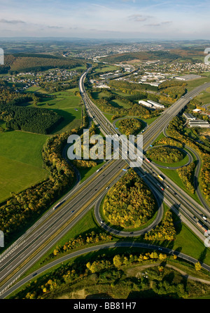 Photo aérienne, autoroute sortie Olpe Sued, Wenden, Hesse, Rhénanie du Nord-Westphalie, Rhénanie-Palatinat, Allemagne, Europe Banque D'Images