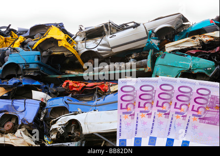 Voitures indésirable, billets de banque, image symbolique de la prime au déchirage Banque D'Images