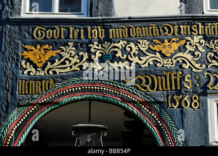 Maison à pans de bois, de style Renaissance de la Weser, centre-ville historique, Hoexter, Nordrhein-Westfalen, Germany, Europe Banque D'Images