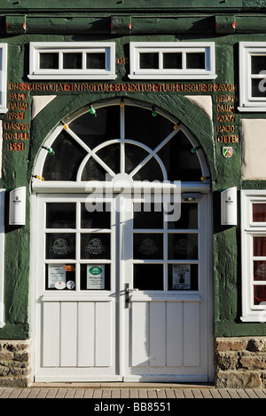 Maison à pans de bois, de style Renaissance de la Weser, centre-ville historique, Hoexter, Nordrhein-Westfalen, Germany, Europe Banque D'Images