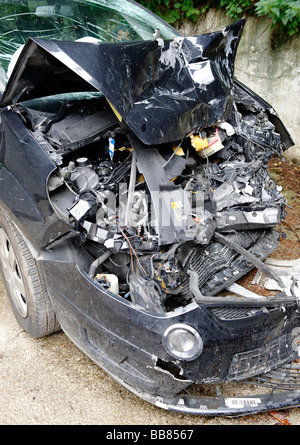 Accident de voiture épave, voiture endommagée Banque D'Images