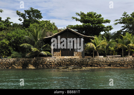 Bungalow, hôtel, située sur une île privée, Paraty, Parati, Rio de Janeiro, Brésil, Amérique du Sud Banque D'Images