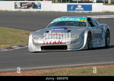 Un monde de saisir un coin de la piste de course de Killarney, près de Cape Town, Afrique du Sud Banque D'Images