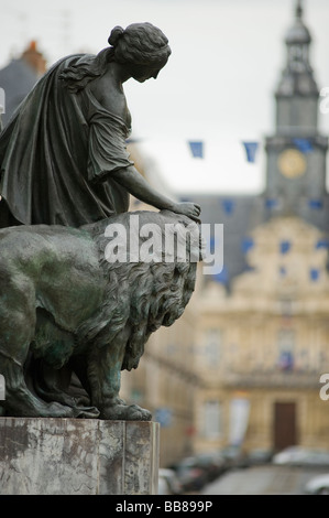 Statue de la Place Royale à Reims en France Distance de ville Banque D'Images