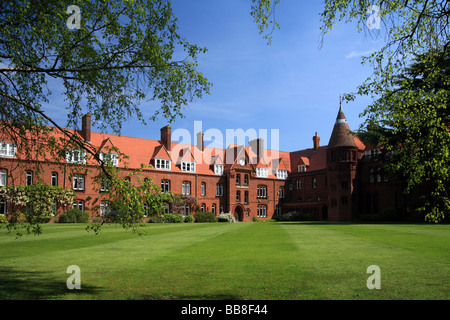 Girton College, Université de Cambridge Emily Davies, jour de printemps ensoleillé. Banque D'Images