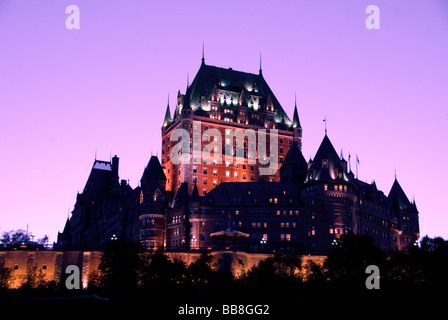 Le Château Frontenac, au crépuscule, la ville de Québec, Québec Banque D'Images