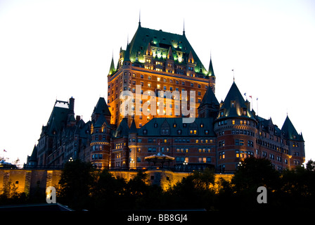 Le Château Frontenac, au crépuscule, la ville de Québec, Québec Banque D'Images