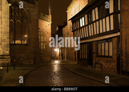 Vue de nuit du 22 Bayley Lane à Coventry, West Midlands de l'Angleterre, Royaume-Uni Banque D'Images