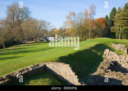 Mur romain à St Mary's Abbey, Cirencester, Cotswolds, Gloucestershire, Angleterre, Royaume-Uni Banque D'Images