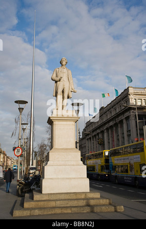 Statue de Sir John Gray et le Spire de Dublin, Monument de la lumière, O'Connell Street, Dublin, Irlande Banque D'Images