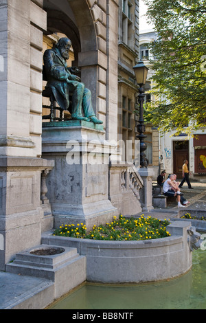 Hendrick Conscience monument, Stadsbibliotheek, bibliothèque de la ville d'Anvers, Hendrik Conscienceplein, Belgique Banque D'Images