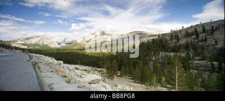 Vue panoramique à partir de Point d'Olmsted Tuolumne Meadows vers Yosemite National Park California USA Banque D'Images