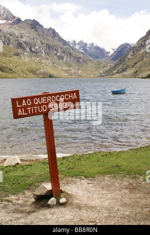 Queracocha lake, Ancash, Pérou. 3980 mètres au-dessus du niveau de la mer. Banque D'Images