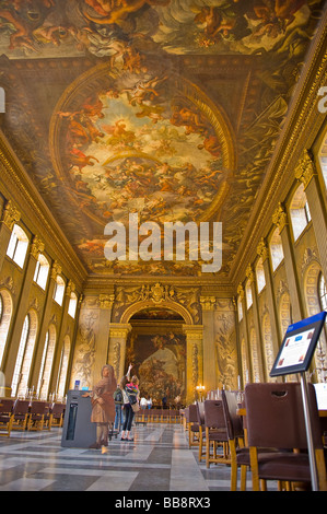 L'Old Royal Naval College , la salle à manger peinte , 1705 , conçu Christopher Wren , peint par James Thornhill , plafond Banque D'Images