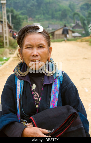 Femme Hmong noir, le village lao Chai, SAPA, Vietnam Banque D'Images