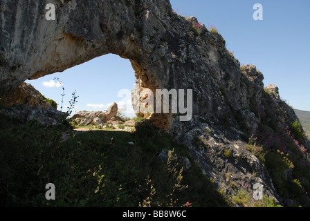 Forada Rock Arch, Sierra de la Forada, Province d'Alicante, Communauté Valencienne, Espagne Banque D'Images