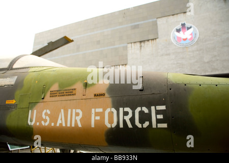 Jet de l'US air force capturée à l'affiche au Musée des débris de guerre à Ho Chi Minh City Vietnam Banque D'Images