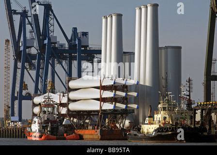 Éoliennes Siemens pour un parc éolien offshore, port de Felixstowe, Suffolk, UK. Banque D'Images