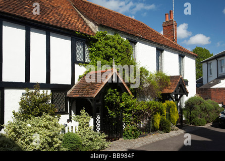 Angleterre Berkshire Beaconsfield church gate cottage à l'entrée du cimetière de l'église Holy Trinity Banque D'Images