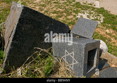 Les pierres tombales dans le vieux cimetière juif qui se trouve sur les pentes du mont Trebevic à Sarajevo, capitale de la Bosnie et Herzégovine Banque D'Images