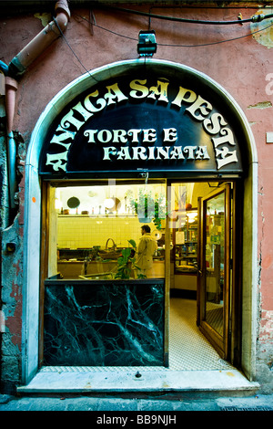 Pesta Sa tour génoise Gênes Italie taverne traditionnelle Banque D'Images