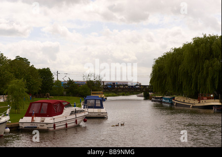 Pont sur la rivière Ouse Ely Cambridgeshire Banque D'Images