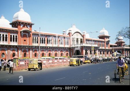 Chennai, Madras, Tamil Nadu, Inde, Egmore gare, entrée principale Banque D'Images