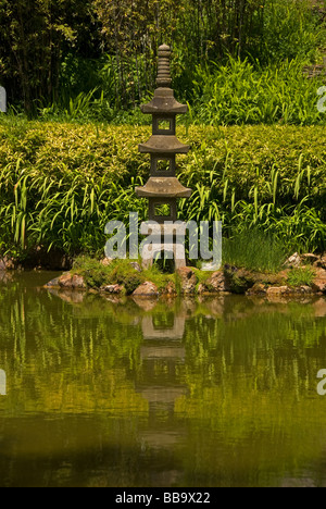 La pagode en pierre dans le jardin de thé japonais, le Golden Gate Park, San Francisco, California, United States. Banque D'Images