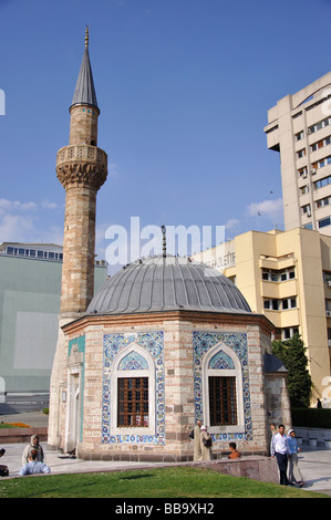 Mosquée Yali, place Konak, district de Konak, Izmir, province d'Izmir, République de Türkiye Banque D'Images