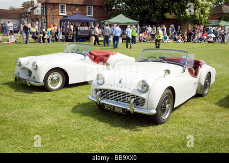 Une Triumph TR3 et le TS2 au rallye de voitures classiques de Wallingford, Oxfordshire, UK Banque D'Images