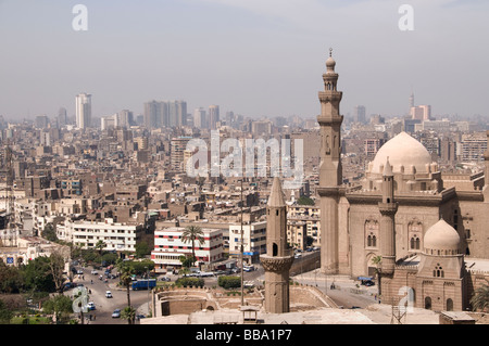 Cairo down town ancienne Égypte mosquée Sultan Hassan Ali Al Rifai gauche et droite de la mosquée Banque D'Images