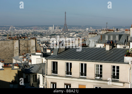 Toits de Paris vu de la Tour Eiffel, Montmartre Banque D'Images