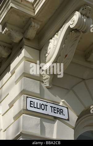 Elliot Terrasse sur la houe, où le créateur de Sherlock Holmes Sir Arthur Conan Doyle a vécu pour courte période en 1882, Plymouth, Devon Banque D'Images
