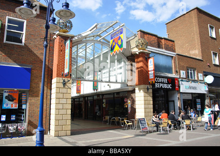 St.George's Shopping Centre, nouvelle route, Gravesend, Kent, Angleterre, Royaume-Uni Banque D'Images