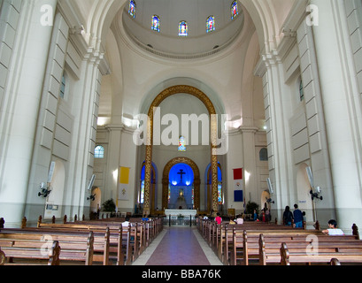 Le Paraguay.Cordillera Ministère.basilique de Caacupé.l'intérieur. Banque D'Images