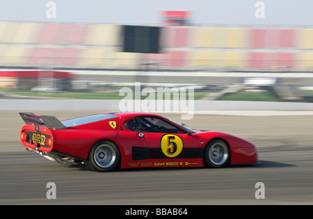 Une Ferrari 512 BB 1980/LM fait concurrence à un événement Défi Historique du Shell Banque D'Images