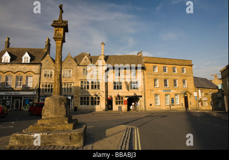 Stow-on-the-Wold place du marché et de la croix du marché, Gloucestershire, Royaume-Uni Banque D'Images