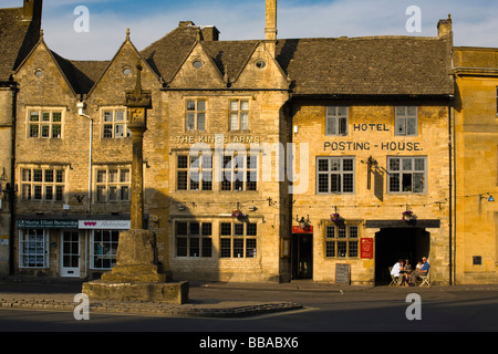 Stow-on-the-Wold place du marché et de la croix du marché, Gloucestershire, Royaume-Uni Banque D'Images