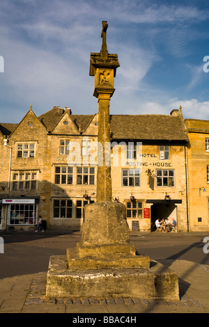 Stow-on-the-Wold place du marché et de la croix du marché, Gloucestershire, Royaume-Uni Banque D'Images