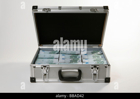 Un cas plein d'une centaine de projets de l'euro Banque D'Images