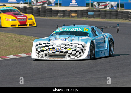 Un monde de saisir un coin de la piste de course de Killarney, près de Cape Town, Afrique du Sud Banque D'Images