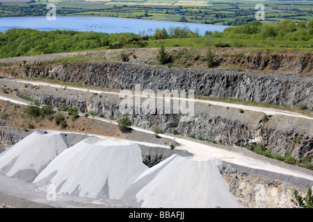 Carrière à ciel ouvert dans la vallée de Cheddar hils autour de près de Bristol en Angleterre Banque D'Images