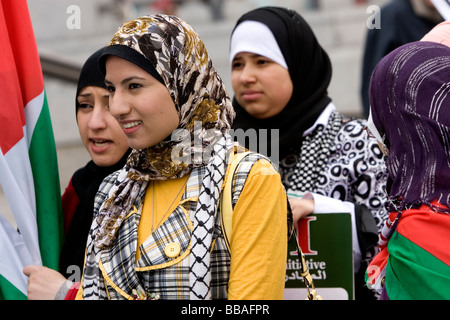 Les femmes musulmanes à Gaza avec la démo à Londres Banque D'Images