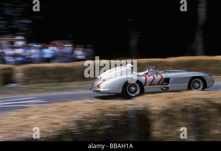 Millie 1955 Miglia gagner Mercedes Benz 300SLR, entraîné par Stirling Moss au Goodwood Festival of Speed 2005, West Sussex Banque D'Images