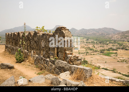 Les murs et les défenses de l'historique fort de Gingee au Tamil Nadu, Inde. Banque D'Images