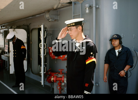 13 juillet 2005 - La frégate de la marine japonaise Kashima JDS sur une courte escale à port allemand de Hambourg. Banque D'Images